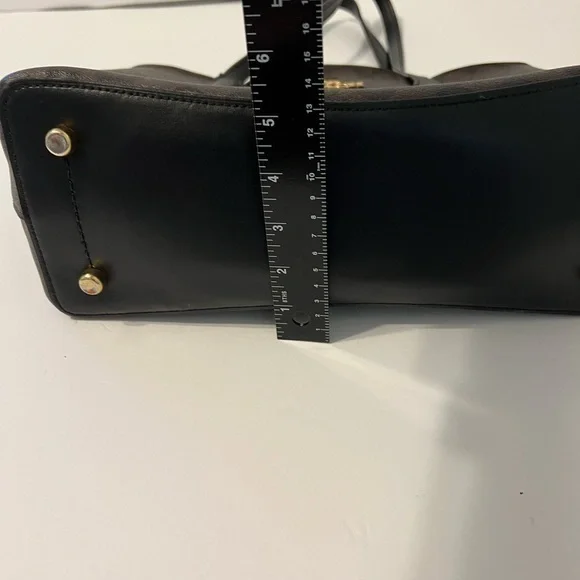 Coach Avenue Brown Carryall in Signature Canvas - Picture 11 of 16